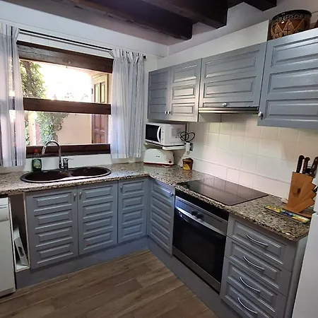 Les Oliveres 33 بيت للعطل