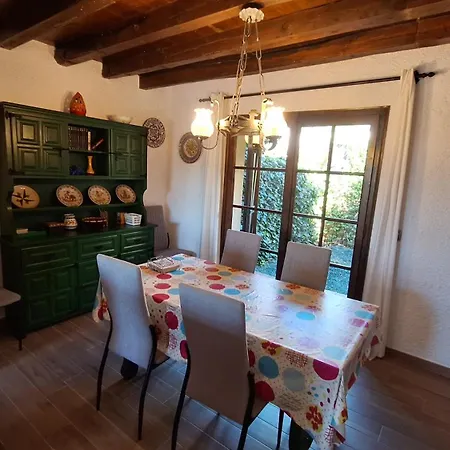 Les Oliveres 33 بيت للعطل *