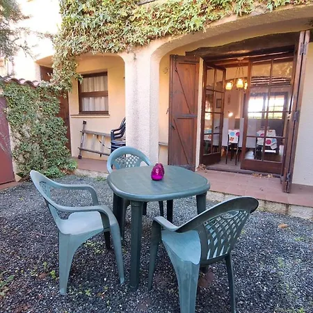 Les Oliveres 33 بيت للعطل أولاستارتيت