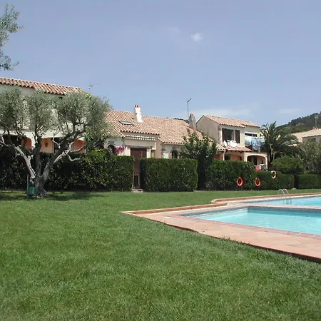 بيت للعطل Les Oliveres 33 *