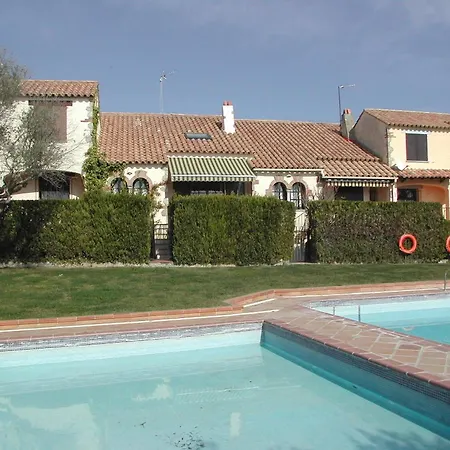 Les Oliveres 33 *